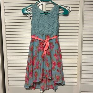 Zunie Little Girls Dress with flower bottom half Size Small (7-8)